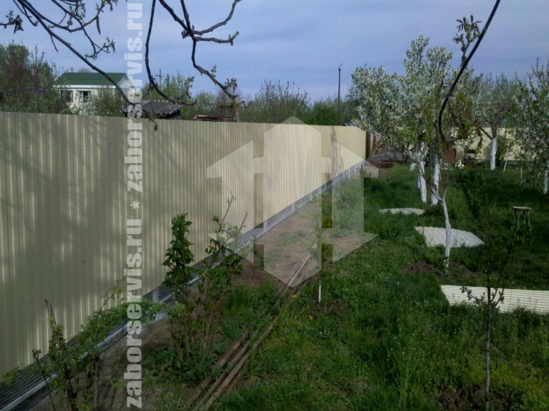 Забор из профнастила с бетонированием столбов 95 метров