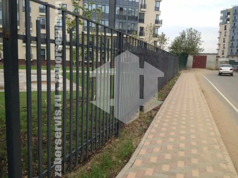 Металлический секционный профильный забор 110 метров