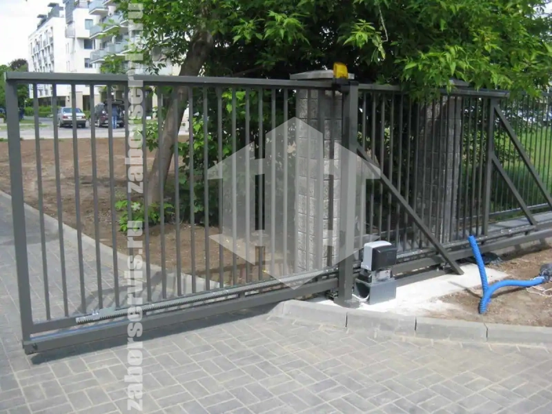 Сварной забор с откатными воротами 65 метров