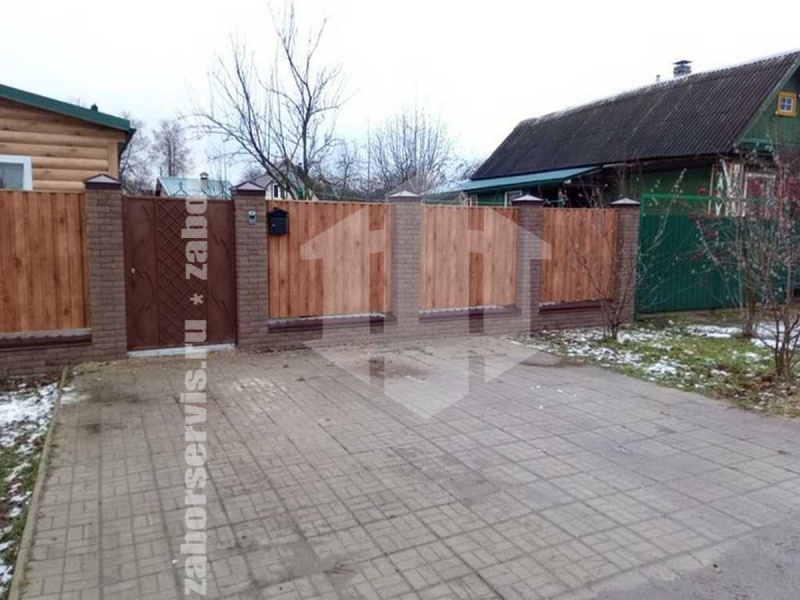 Забор из профнастила под дерево 48 метров