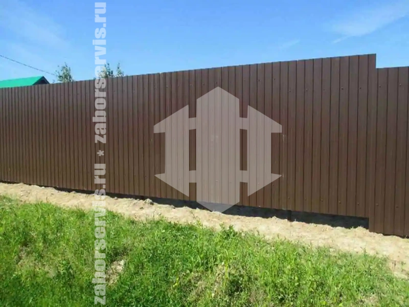 Забор из профнастила 104 метра коричневый