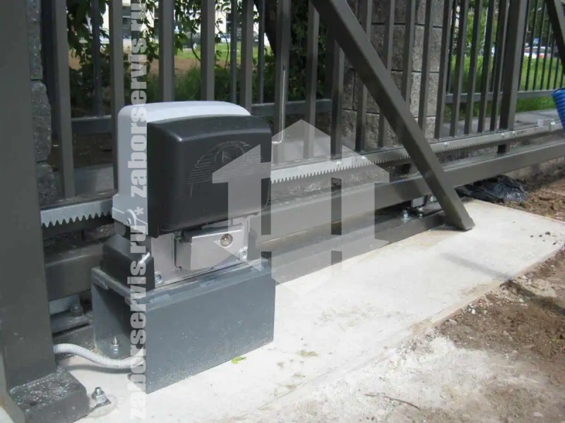 Сварной забор с откатными воротами 65 метров