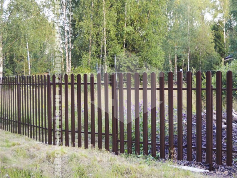 Забор из евроштакетника с забивными столбами 146 метров