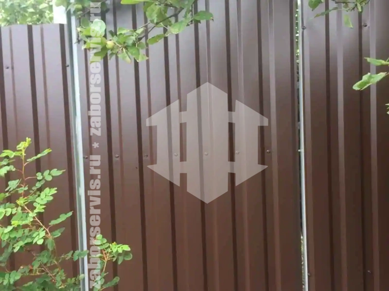 Забор из профнастила коричневый 40 метров