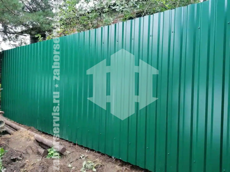 Забор из профнастила 48 метра зеленый