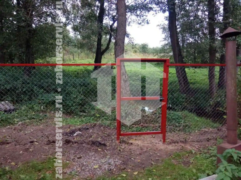 Забор из сетки рабицы на профильном каркасе 42 метра