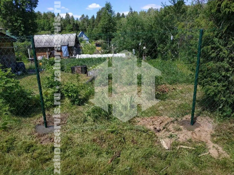 Заборы из сетки рабицы с бетонированием столбов 55 метров