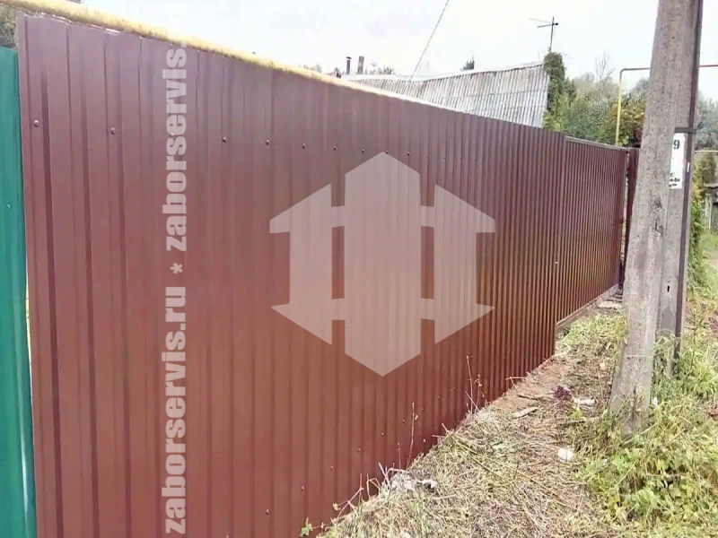 Забор из профнастила коричневый 70 метров